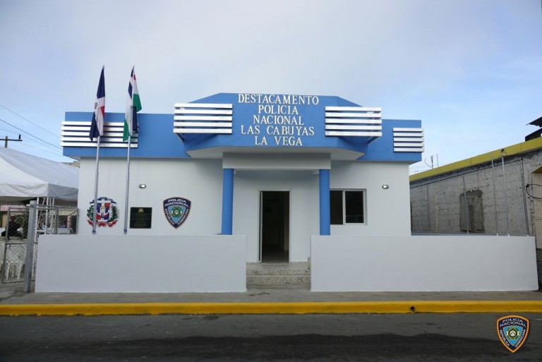 Entregan nuevo y moderno Destacamento Policial en La Vega.