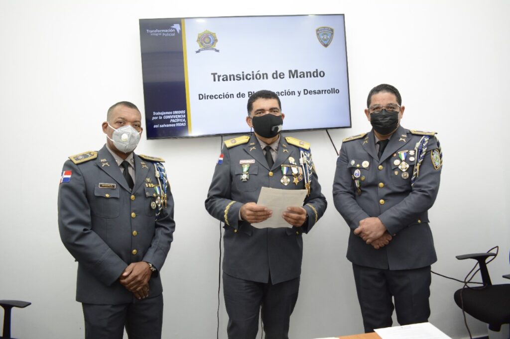 Director general de la Policía Nacional sostiene encuentro de 213 oficiales  integrantes de las promociones de 20 años – Policía Nacional Dominicana